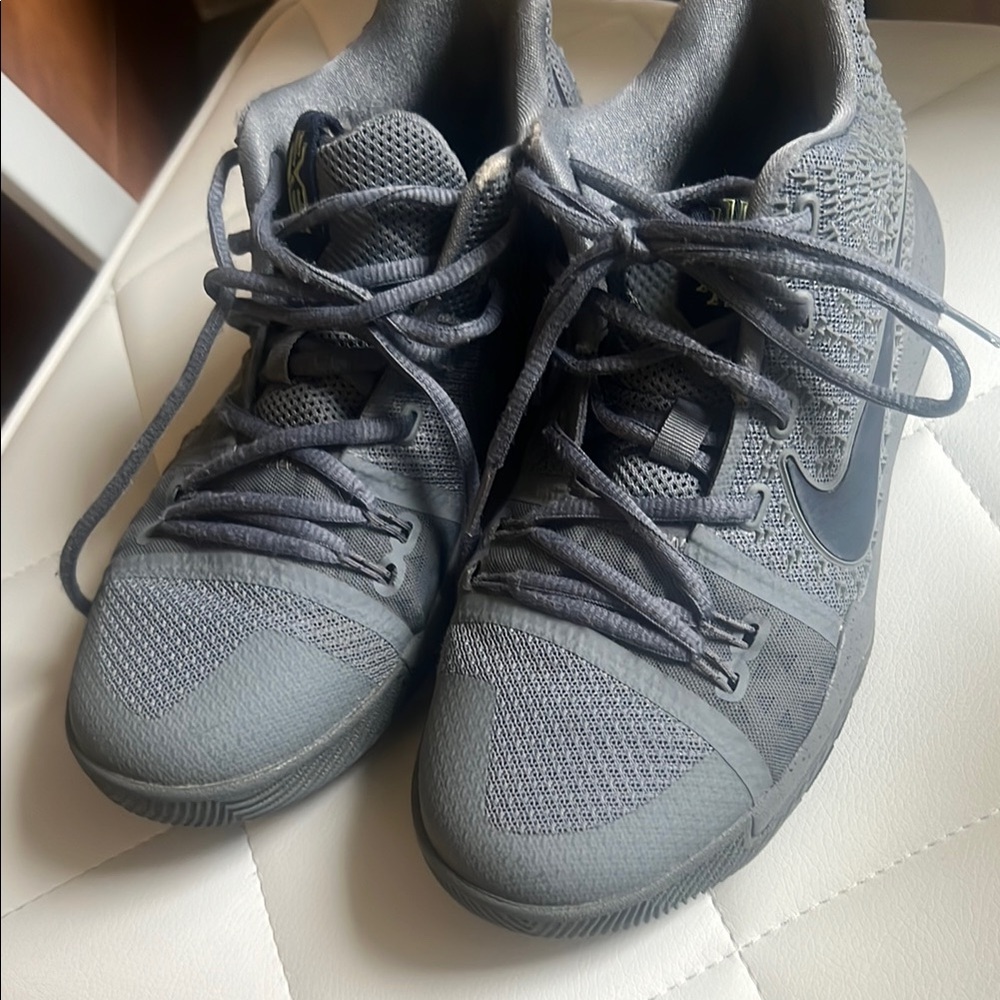 Nike Gray Athletic Shoes Lightweight Breathable Design
